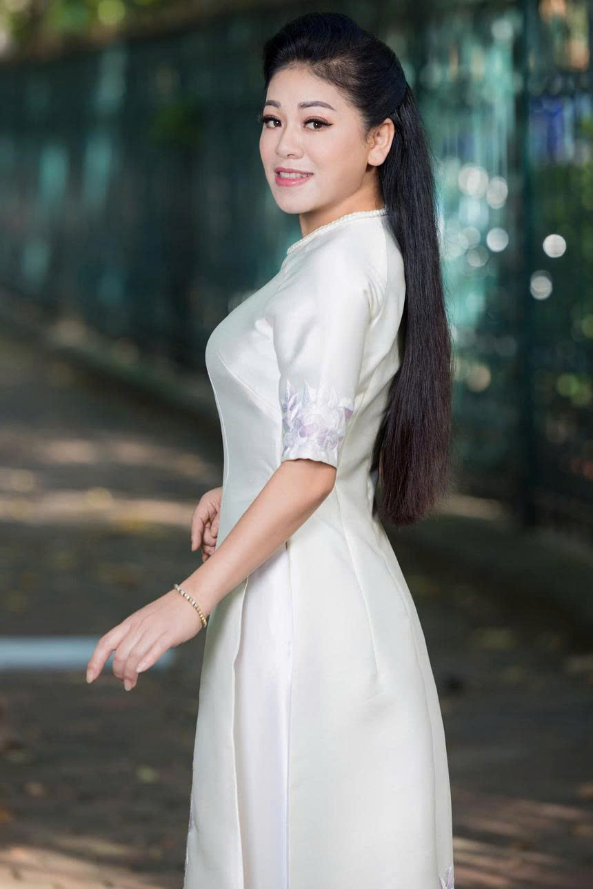 Ca sĩ Anh Thơ